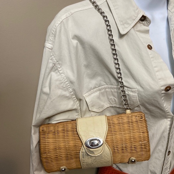 Super Cute Straw with Ivory Colored Gator Print Trim Womens Mini Bag ! - Picture 1 of 6